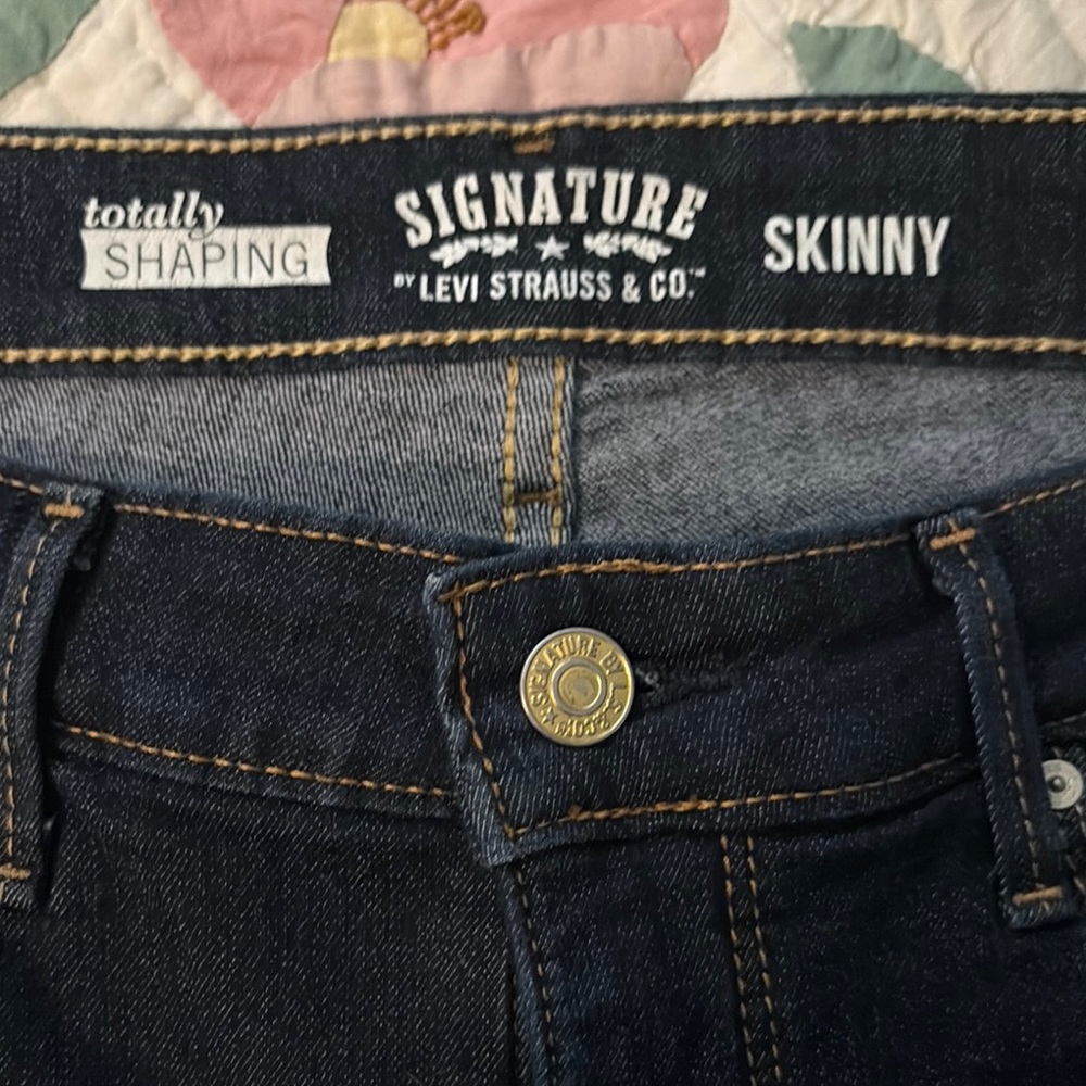 Levi's Dark Wash shaping Jeans size 16 33 NEW #73